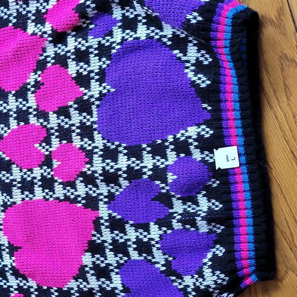 Sweater with heart design. Girls L. NWOT - Picture 3 of 5